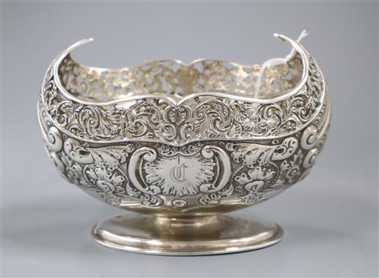 An Edwardian embossed and pierced silver boat shaped bowl, London, 1902?, 8 oz.